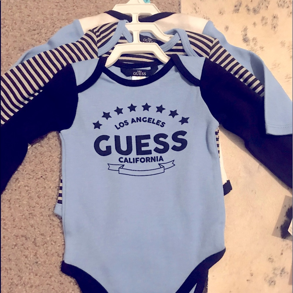 Guess - 3 pack baby bodysuits (6-9 Months)